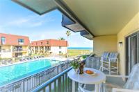 Cocoa Beach Club - Oceanfront Condos with Pool next to Pier and Port Canaveral - Chambres d'hôtes Cape Canaveral