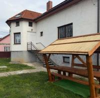 Hipster Vom Malida Kennel & Vendégház - Ferienwohnung Uraiújfalu