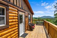 A+ Mtn Views • Romantic Getaway • Hottub • Firepit - Chambres d'hôtes Sevierville