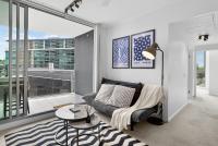 Portside Luxe Retreat 2BR FREE Parking & Pool - B&B Brisbane