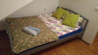 Kleine Tweepersoonskamer met 2 Aparte Bedden #3