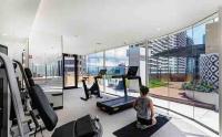 Spacious CBD Suite with Pool & Gym - Walk to Opera House - B&B Sydney