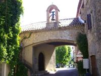 Au coeur du village avec petit balcon plein sud - B&B Tourtour