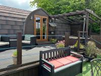 Hatterall View Glamping Pod - B&B Abergavenny