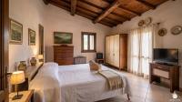 Casa del Borgo, between Mountains and Lake, Near Rome - B&B Canepina