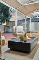 Coastal Escape near Beach, 5BR Sleeps 10 Fire pit - Ferienwohnung Quinns Rocks