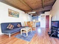 Bright and Modern 2BR with Parking - B&B Richmond
