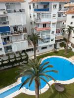 Sunlight Apartment - Apartamento soleado con balcón y piscina en el centro de Nerja - B&B Nerja