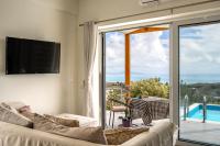 Vrachos Nature Lodges DAPHNE 2, Private pool - B&B Agia Galini