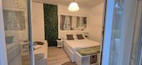 Dreibettzimmer mit eigenem Bad