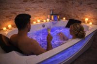 VIP Wellness Oase mit 3Zi Sauna Whirlpool und vielem mehr - B&B Backnang