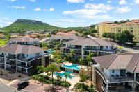 Luxury Two-Bedroom Apartments at Blue Bay The Breeze - Chambres d’hôtes Dorp Sint Michiel