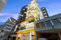 Stylish Designer Stay in Sth Yarra & Balcony Views - Chambres d'hôtes Melbourne