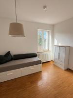 Der Kutscher - Schlössle Lodge am Rhein - B&B Loch