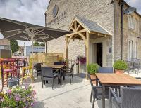 Charming 200 yr old Mill House right on the water - B&B Bristol