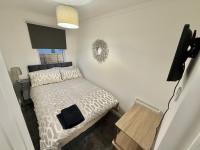 7-bed Compact Chalet Near Glasgow Sleeps up to 14 - Maryville Caravan Site Uddingston, Glasgow - Chambres d'hôtes Uddingston