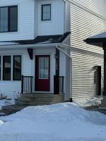 Relaxing and Neat Basement in Keswick, Edmonton - Bed and Breakfast Edmonton