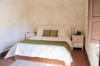 Zimmer mit Kingsize-Bett