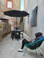 Divina - Grand Appartement, Baby-Foot, Extérieur - Chambres d’hôtes Thiers