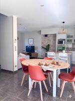 Villa Avec Piscine , à 15 MIN des plages idéale pour visiter Beziers & Narbonne - Chambres d'hôtes Lespignan