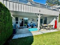 Lakefront Condo and Beach - B&B Shawnigan Lake