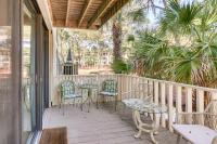 Walk to Beach: Hilton Head Escape w/ Pool Access! - B&B Hilton Head