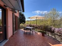 Lakefront apartment with terrace near Como - B&B Montorfano