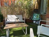 Olimpia Appartamento tranquillo con ampio terrazzo al sole e parcheggio gratuito - B&B Reggio Emilia