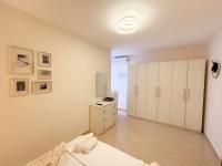 Bogdani Apartment - Ferienwohnung Golem