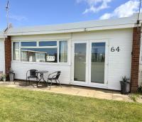 Pet Friendly Chalet Nr Beach with free swimming - B&B Great Yarmouth
