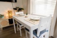 Coastal Suite by Downtown, Cnv Cntr, Pike, Beach - Studio - Studio - Bed and Breakfast Long Beach