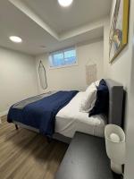 Private Stylish Suite, Just Bring Your Bags - B&B Edmonton