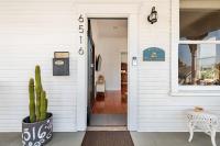 A chic historic home near restaurants and hiking - B&B Whittier