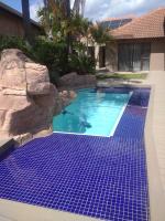 Pecanwood 4BR Waterfront Villa Hartbeesport Dam with Pool & Solar - Chambres d’hôtes Hartbeespoort