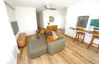 Rocky Beach Retreat - Entire Apartment - Sleeps 6 - Chambres d’hôtes Port Macquarie