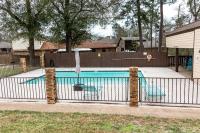 The Huntsville Nest - 2BR Near SHSU - Pool - WiFi - Free Parking - Ferienwohnung Huntsville