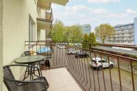 Morskie Oko A Functional and Stylish Apartment 200 metres from the Beach - Chambres d'hôtes Międzyzdroje