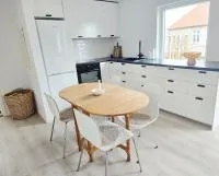 Modern City Apartment with garden and view - B&B Molde