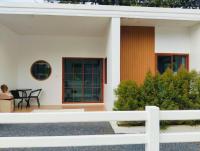 Lamae Beachfront Villa - Bed and Breakfast Ban Laem No