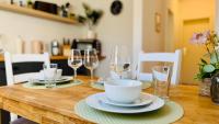 FeWoZauber "Pfaffenteich 1", 3 Pers, Wallbox, Klima, Bahnhof 3min, 40qm - B&B Schwerin