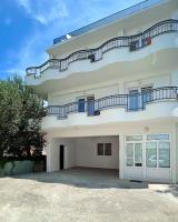 Villa ARINA - Apartments 20 m from Beach, Tucepi - Ferienwohnung Tučepi