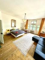Camera di 50 mq con bagno e grande balcone privato - B&B Promontogno