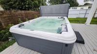 Spacious Villa with Hot Tub Near MIA Sleeps 12 - B&B Miami