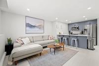 Stylish & Comfy Mountain Escape King Bed PS5! - Chambres d’hôtes Calgary