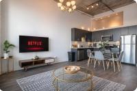 Convenient Cozy 2BR Loft with Optional Parking for 8 guests Near McCormick Place, Soldier Field and Lakefront Trail - B&B Chicago