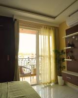 Sundown Slumber 2BHK with Terrace and Mountain Views - B&B Dehradun