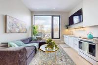 Luxury 3 Bedroom Townhome 10 Minutes to Downtown FREE Parking - Ferienwohnung Toronto