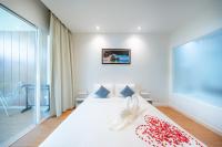 Suite with Garden View
