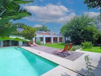 A42 House, Art-Filled Boutique Stay, Parktown North - B&B Johannesburgo