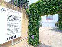 A42 House, Art-Filled Boutique Stay, Parktown North - B&B Johannesburgo
